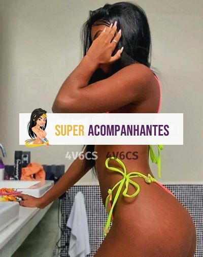 Júlia Dias
