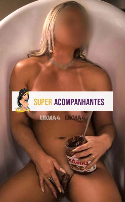 Júlia Blond